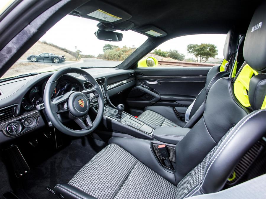 Интерьер Porsche 911 R (991) 2016 года  (NA) (фото 3 из 40)